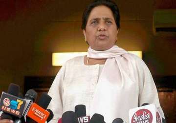 cbi not to file review petition in mayawati da case