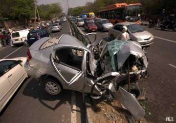 car driven by school kids smashes a tree in ghaziabad