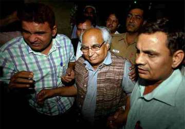cash for vote scam sudheendra kulkarni says real beneficiary not being probed