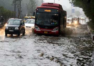 celebs twitter over delhi rains