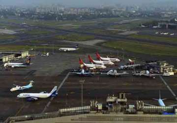 centre gave undue favour to mumbai international airport ltd cag