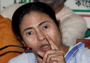 centre wants poor to go hungry mamata banerjee