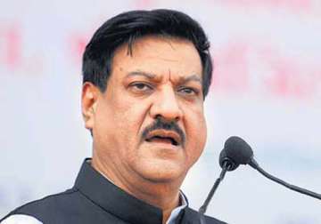 chavan promises to cut delays in clearances for housing sector