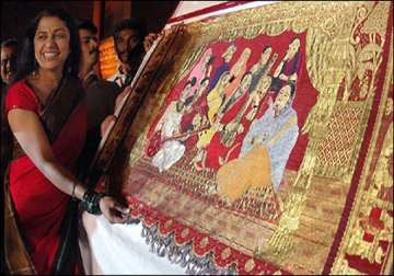 chennai silks weaves rs.40 lakh sari enters guinness world records