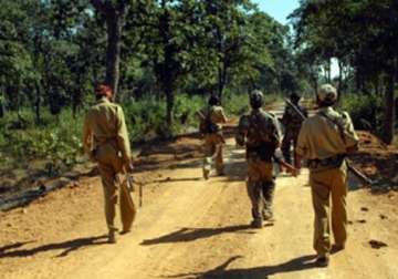 chhatisgarh police arrests journalist contractor for trying to send cash to maoists