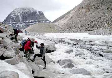 china stops indian kailash mansarovar pilgrims from entering tibet