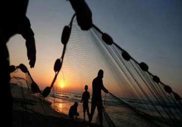 coast guard to take over from sri lanka 52 indian fishermen