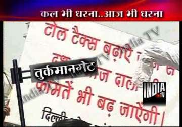 congress activists stage protests against delhi toll tax