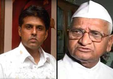 congress launches frontal attack says anna hazare is corrupt