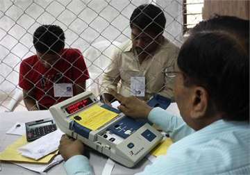 counting in delhi 8.2 million votes 2 000 evms 150 candidates