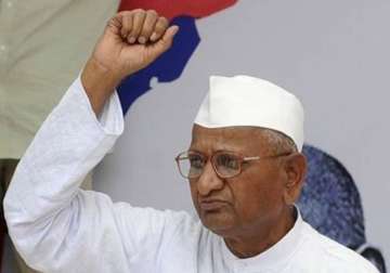 cyberspace abuzz with support for hazare