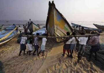 cyclone lehar moves towards andhra