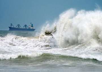 cyclone phailin the strongest india has ever seen tweets eric holthaus