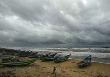 cyclone phailin to hit ap odisha coast between 6 to 8 pm