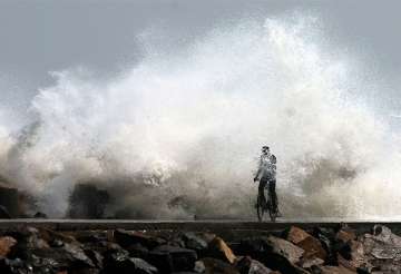 cyclone thane crosses east coast 33 killed in tn puducherry