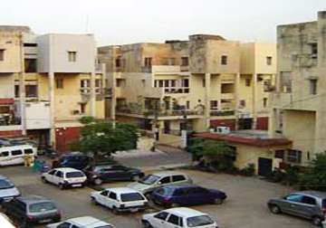 dda to pay rs 5l for delay in delivery of possession of flat