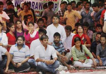 du ugc tussle over fyup du teachers go on hunger strike