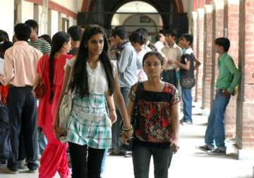 du first cut off out 2 colleges nearly touch 100 pc cut off