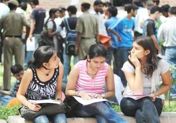du receives record 2.5 lakh forms for fyup