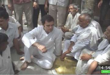 dalit card rahul gets dal roti night stay at a dalit s home