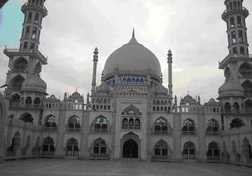 darul uloom deoband bans students from using camera phones