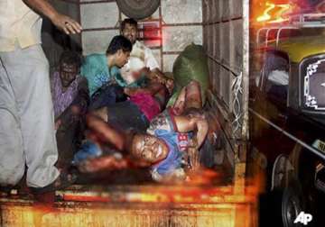 death toll in mumbai blasts rises to 19