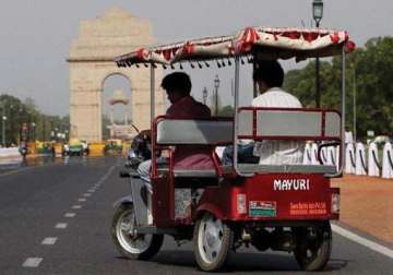 delhi hc directs to stop e rickshaws from plying till next hearing