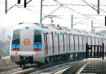 delhi metro launches auto top facility