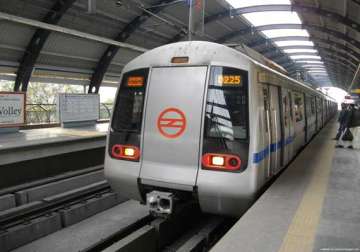 delhi metro to install solar power plant at dwarka station