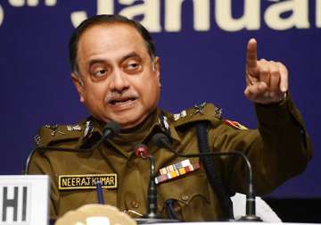 delhi police chief says he won t quit