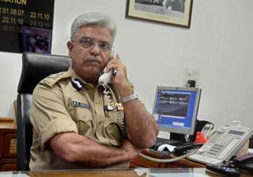 delhi police chief holds independence day security meet