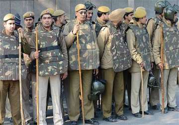 delhi police to keep an eye on mobs and thier men