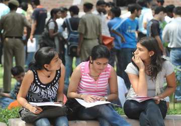 delhi university approves syllabus for new courses