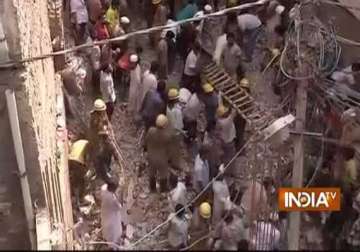 delhi building collapse one arrested