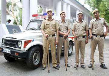 delhi cops get rs.100 a year as uniform allowance