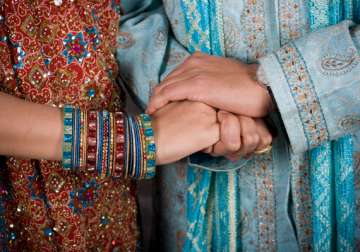 delhi court orders protection for married couple