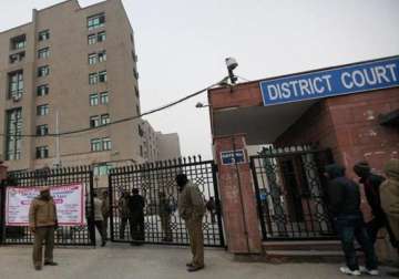 delhi judge acquits youth accused for gangrape