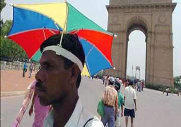 delhi sizzles as mercury touches high of 43.2