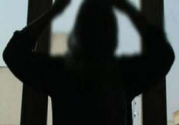 delhi woman arrested for torturing maid