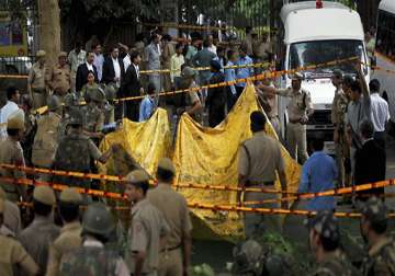 delhi blast probe nia seizes three mobile phones