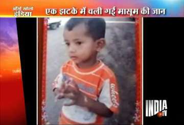 delhi boy dies after fall from roof