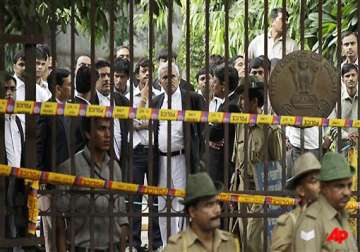 delhi high court resumes proceedings wihin hours of blast