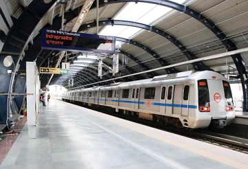 delhi metro stations to have new cafes