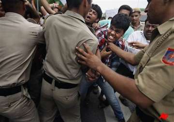 delhi police asked to crack down on rowdy elements