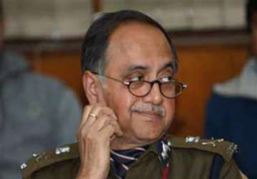 delhi police chief meets dikshit