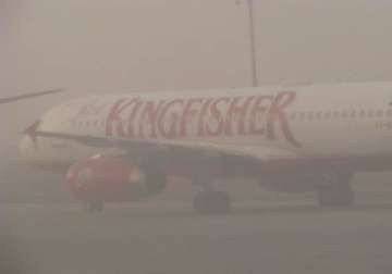 dense fog engulfs igi airport 75 flights delayed