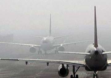 dense fog hits igi airport over 100 flights affected
