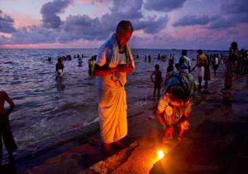 devotees throng ramanathaswamy shrine