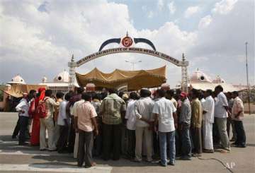 devotees believe sathya sai baba will live for 96 years