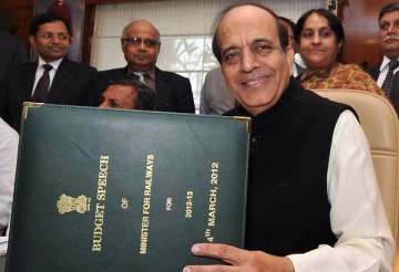 dinesh trivedi resorts to urdu couplets in budget speech